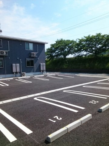 メルベーユ　弐番館の駐車場