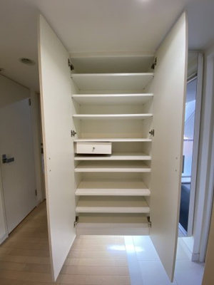 【収納】 | エステムコート南堀江Ⅱレアリス | トールタイプの下駄箱！玄関はいつも片付きます！