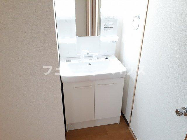 イーストコートの洗面所|明るい洗面所です