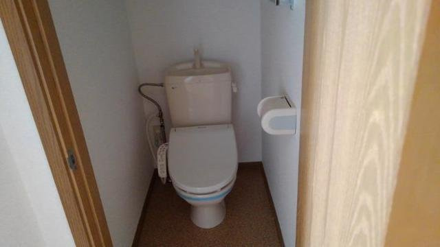 マイネＳ１のトイレ|落ち着いた色調のトイレです