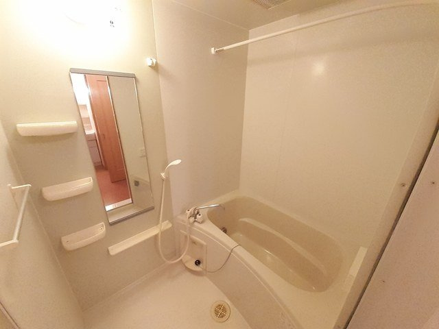 フェイバーレジデンスⅠの浴室|お風呂です