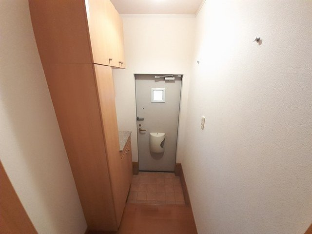 フェイバーレジデンスⅠの玄関|シンプルで使いやすい玄関です