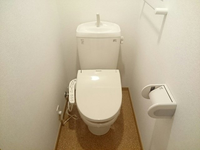 パインコーンＢのトイレ|清潔感のあるトイレです
