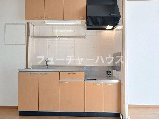 メゾン・リヴァーサイドのキッチン|コンパクトなキッチンで掃除もラクラク