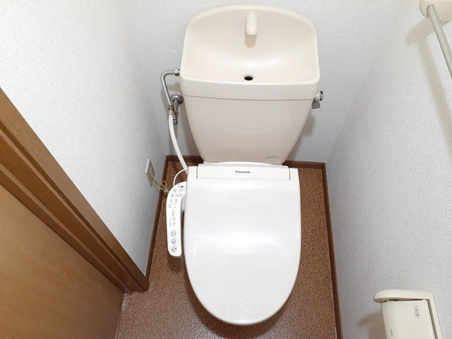 山根マーヴェラスマンションのトイレ|シンプルで使いやすいトイレです