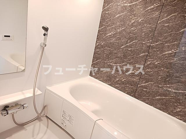 プリュネ双葉の内装|明るい室内です