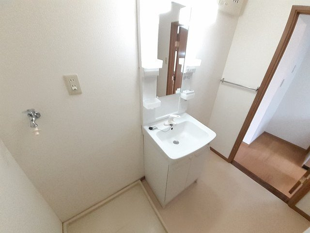 フォレステージＢの洗面所|広い洗面スペース