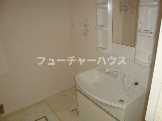 ヴィーヴテソロの洗面所|洗髪洗面化粧台