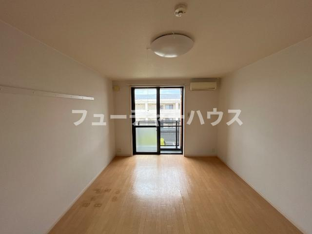 コーポ・ブルースカイの居間・リビング|洋室