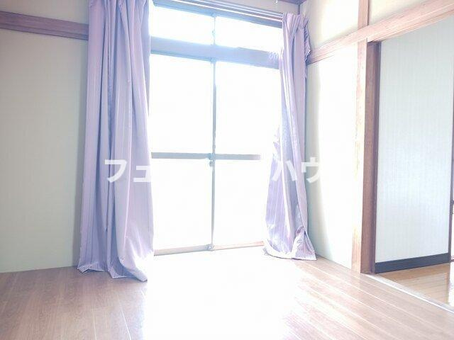 コーポ原の内の内装|明るい色調の室内です