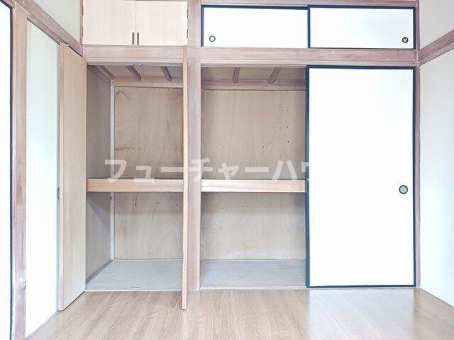 コーポ原の内の収納|こまごまとしたものを収納できそうですね