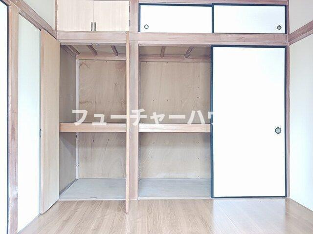 コーポ原の内の収納|こまごまとしたものを収納できそうですね