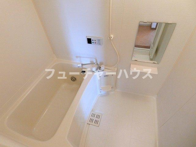 ヴィラフューゲルⅡの浴室|コンパクトで使いやすいお風呂です