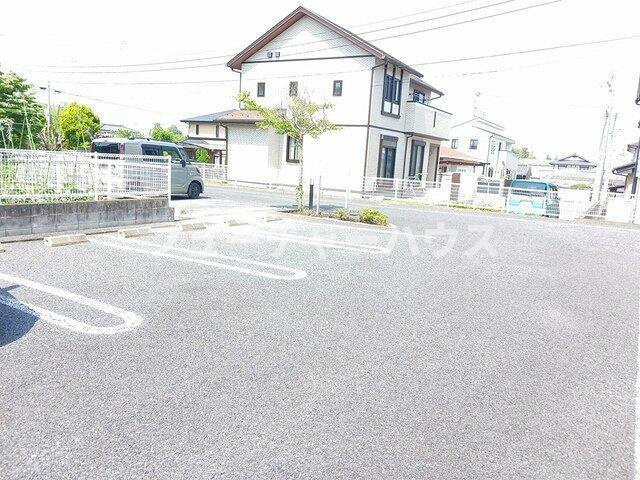 ラッフィナートの駐車場|車をお持ちの方に嬉しい駐車場付きの物件です