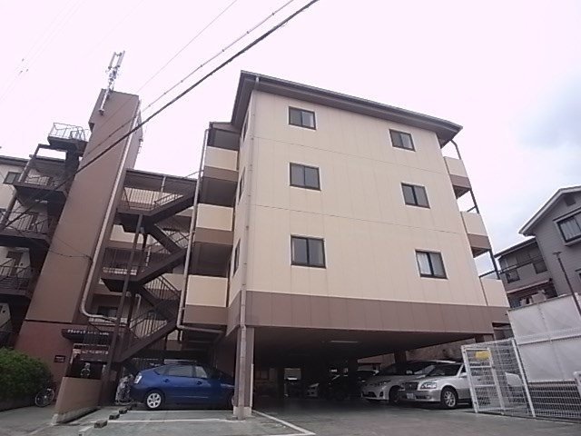 尼崎市栗山町１丁目の賃貸マンションの外観|おしゃれな外観です