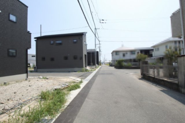 大そねⅥ　3号棟　新築戸建（全5区画）の前面道路含む現地写真|3号棟　土地面積　123.15㎡（約37.25坪）