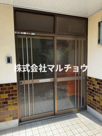 東山一丁目戸建ての玄関|落ち着いた玄関です