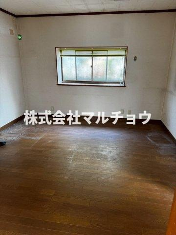 東山一丁目戸建ての洋室|きれいな洋室です