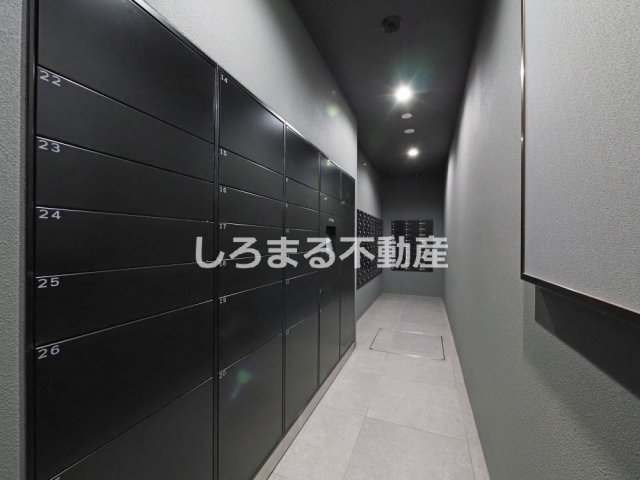 Alivis九条のロビー