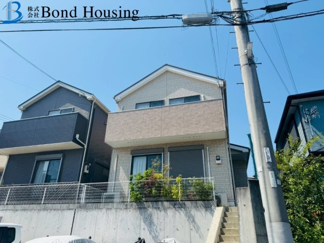 駐車２台　全居室収納有　玉津町高津橋　中古戸建の外観