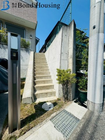 駐車２台　全居室収納有　玉津町高津橋　中古戸建の庭