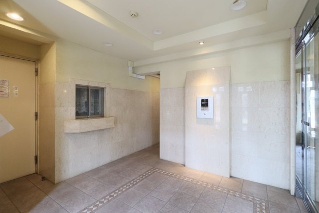 サンテミリオン目黒東山弐番館　駅近　最上階　南向きのロビー