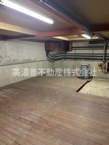 ６６４６０　岐阜市鏡島南事業用倉庫の内装