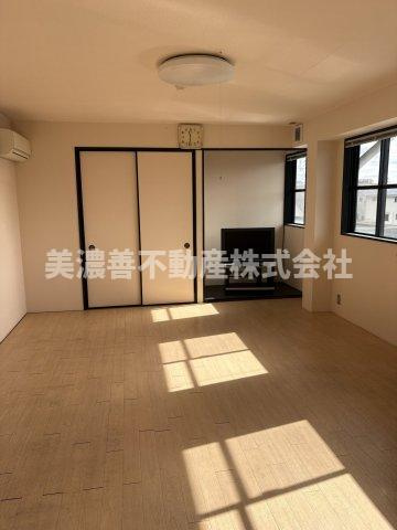 ６６４６０　岐阜市鏡島南事業用倉庫の内装