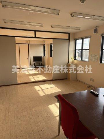 ６６４６０　岐阜市鏡島南事業用倉庫の内装