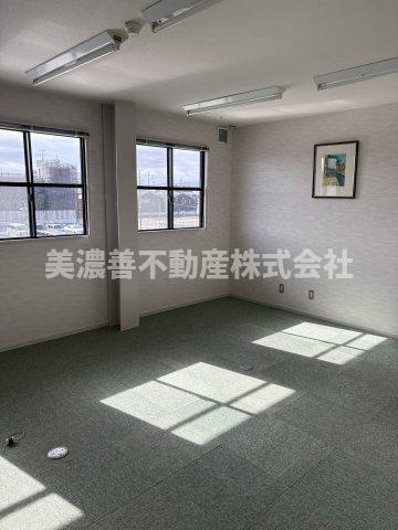 ６６４６０　岐阜市鏡島南事業用倉庫の内装