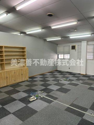 ６６４６０　岐阜市鏡島南事業用倉庫の内装