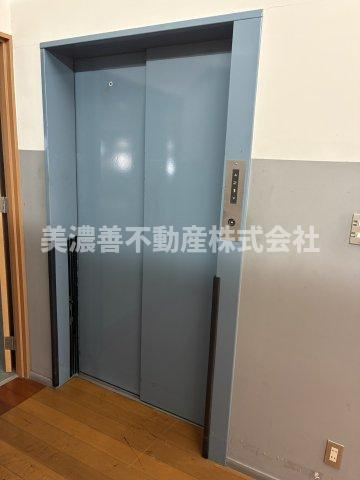 ６６４６０　岐阜市鏡島南事業用倉庫の内装