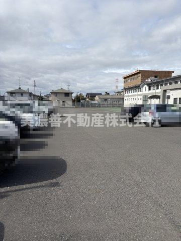 ６６４６０　岐阜市鏡島南事業用倉庫の駐車場