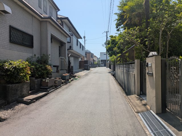 【前面道路含む現地写真】の画像