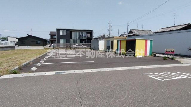 ６６９２２　大垣市墨俣町墨俣事務所付き戸建の駐車場
