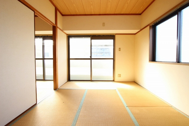 サンシャインあさひの和室