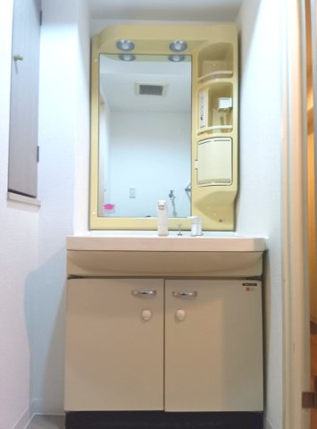 グラーノ芦屋の洗面所|ゆったりとスペースのある洗面所