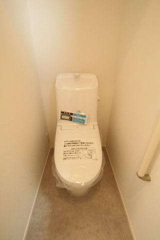 南国市大そね甲　4号棟　新築戸建（全5区画）のトイレ|1階・2階に完備されているので朝の込み合う時間も困りません！