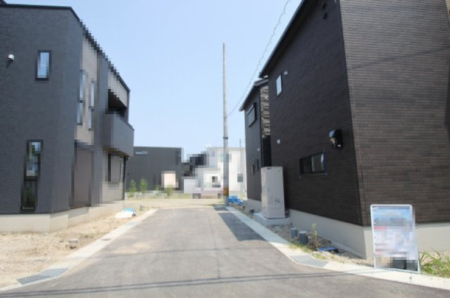 大そねⅥ　4号棟　新築戸建（全5区画）の前面道路含む現地写真|幅　5.07ｍ　