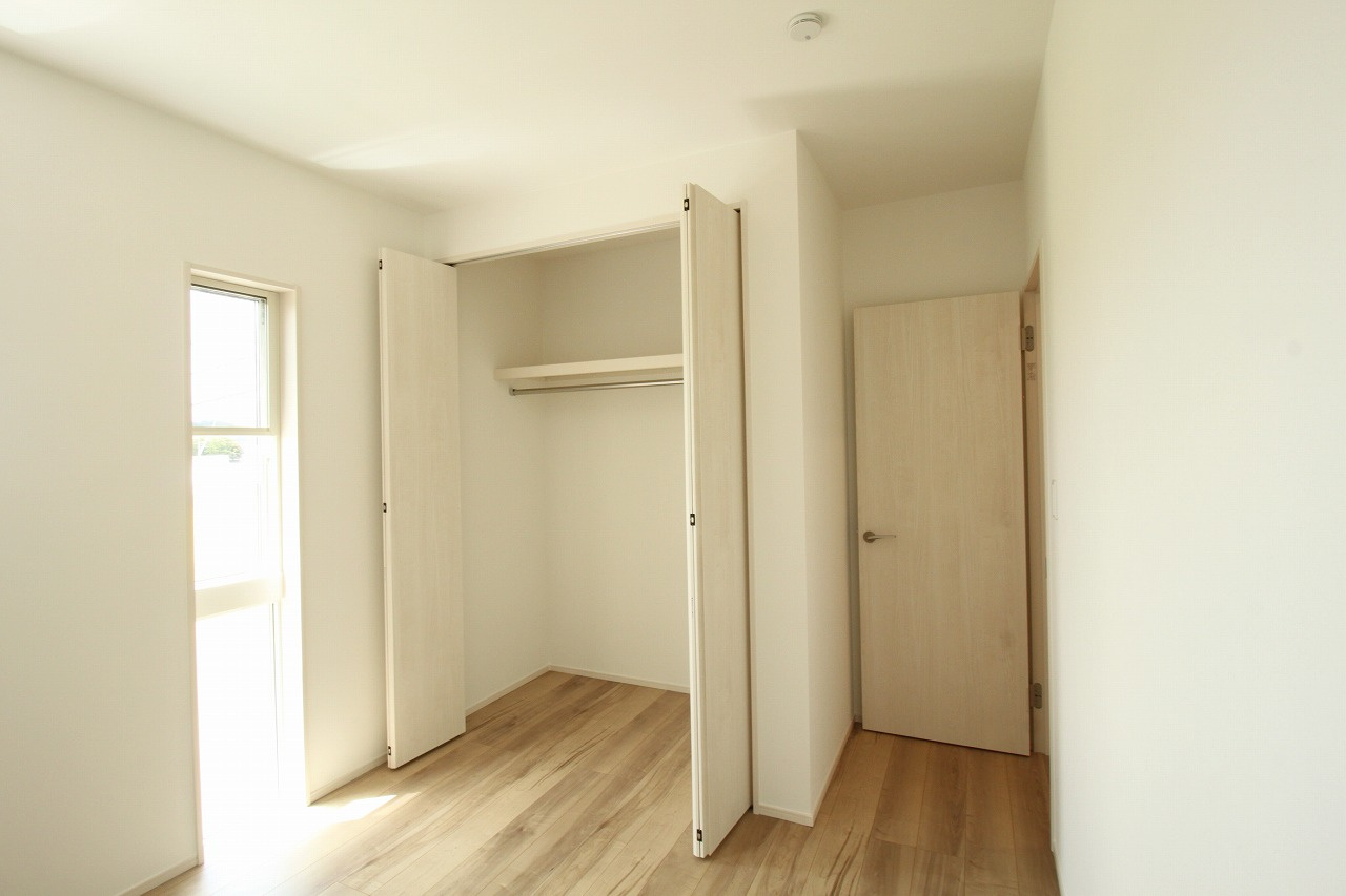 南国市大そね甲　4号棟　新築戸建（全5区画）の収納|2Ｆ　南東の部屋　5.0帖