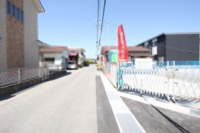 大そねⅥ　4号棟　新築戸建（全5区画）の前面道路含む現地写真|西側　幅　5.0ｍ　