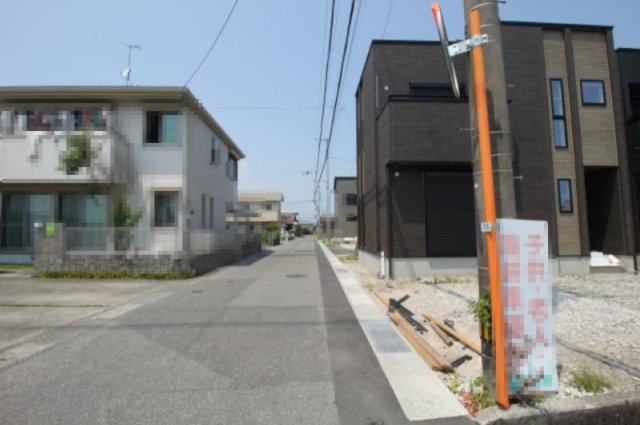 大そねⅥ　4号棟　新築戸建（全5区画）の前面道路含む現地写真