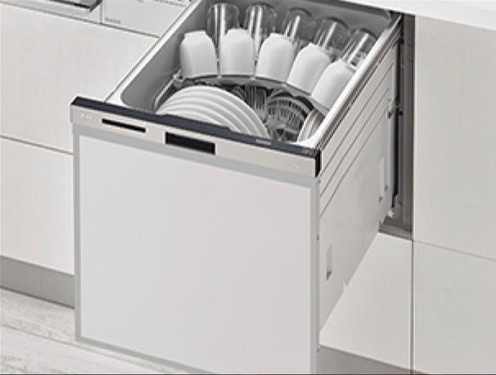 大そねⅥ　4号棟　新築戸建（全5区画）のキッチン|キッチンにはビルトインタイプの食器洗浄乾燥機を内蔵。家事が軽減されるだけでなく、水や光熱費の節約にも貢献します。衛生的で手洗いでは落ちにくい細かい汚れまで洗浄してくれます。（画像はイメージ）。