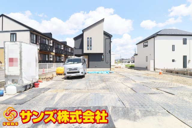 郡山市富田町字前川原　　　１号棟　　　富田小学校、富田中学区の外観|西側から見た駐車場を含む外観♪