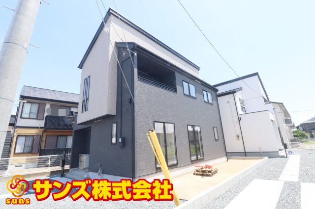 郡山市富田町字前川原　　　１号棟　　　富田小学校、富田中学区の外観|南西側から見た外観♪