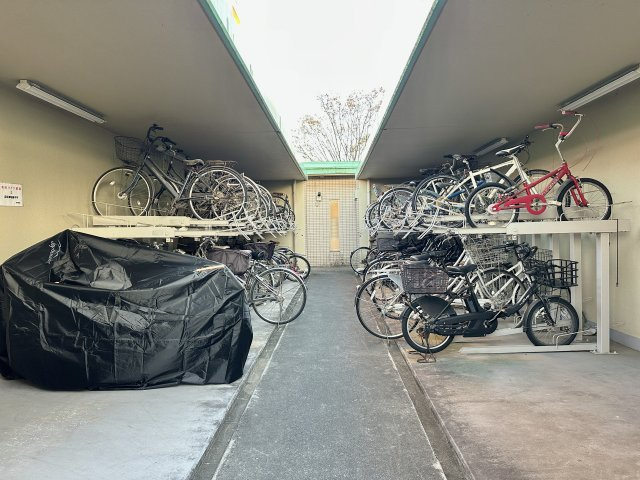 ブライトタウン上島A棟のその他|こちらは、自転車・バイク置き場です。
