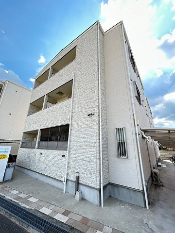 クリエオーレ東園田町Ⅰの外観