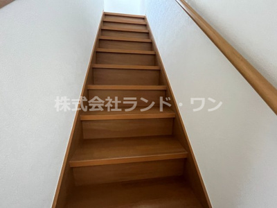 【内装】 | 所沢市荒幡 | ロフトへ上がる固定階段
