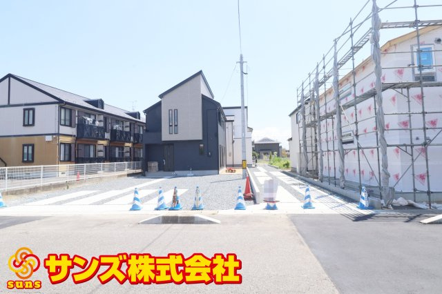 郡山市富田町字前川原　　　２号棟　　　富田小学校、富田中学区の外観|西側から見た駐車場を含む外観♪
