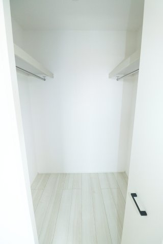 郡山市富田町字前川原　　　２号棟　　　富田小学校、富田中学区の収納